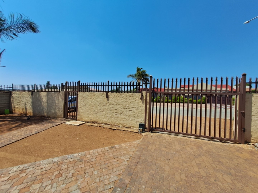 2 Bedroom Property for Sale in Flora Park Limpopo