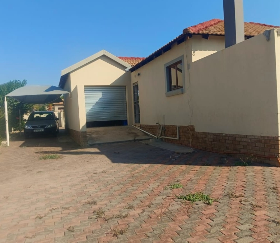 To Let 3 Bedroom Property for Rent in Bendor Limpopo