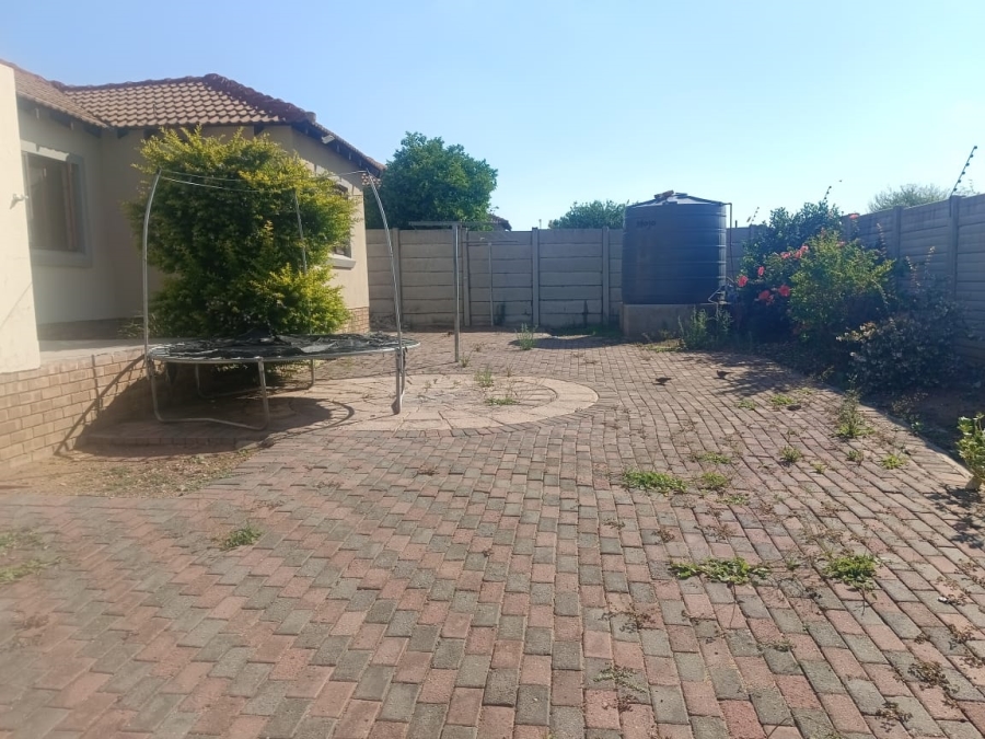 To Let 3 Bedroom Property for Rent in Bendor Limpopo