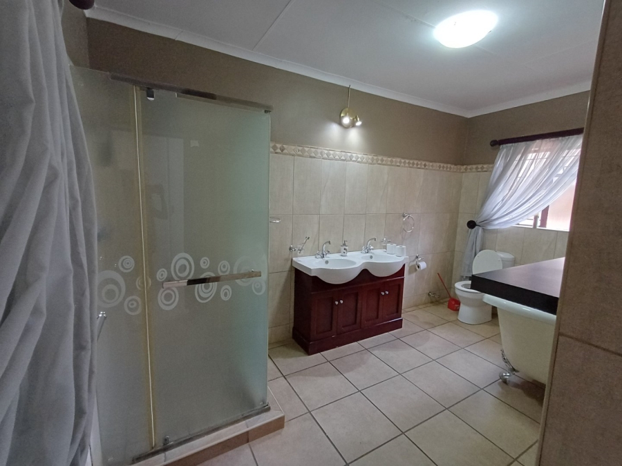 5 Bedroom Property for Sale in Thabazimbi Limpopo