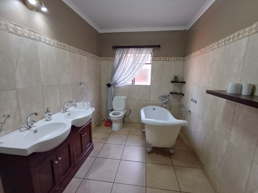 5 Bedroom Property for Sale in Thabazimbi Limpopo