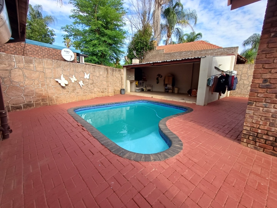 5 Bedroom Property for Sale in Thabazimbi Limpopo