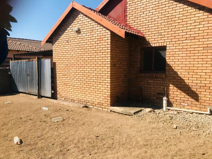 To Let 4 Bedroom Property for Rent in Emdo Park Limpopo