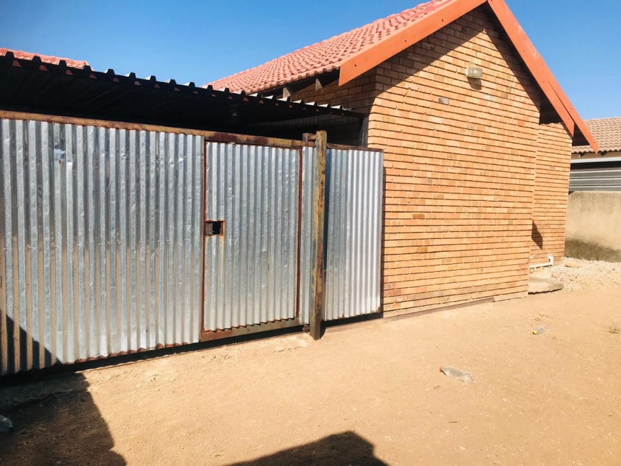 To Let 4 Bedroom Property for Rent in Emdo Park Limpopo