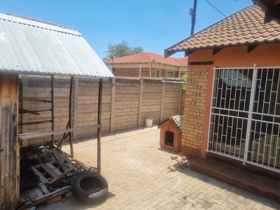 To Let 3 Bedroom Property for Rent in Bendor Limpopo