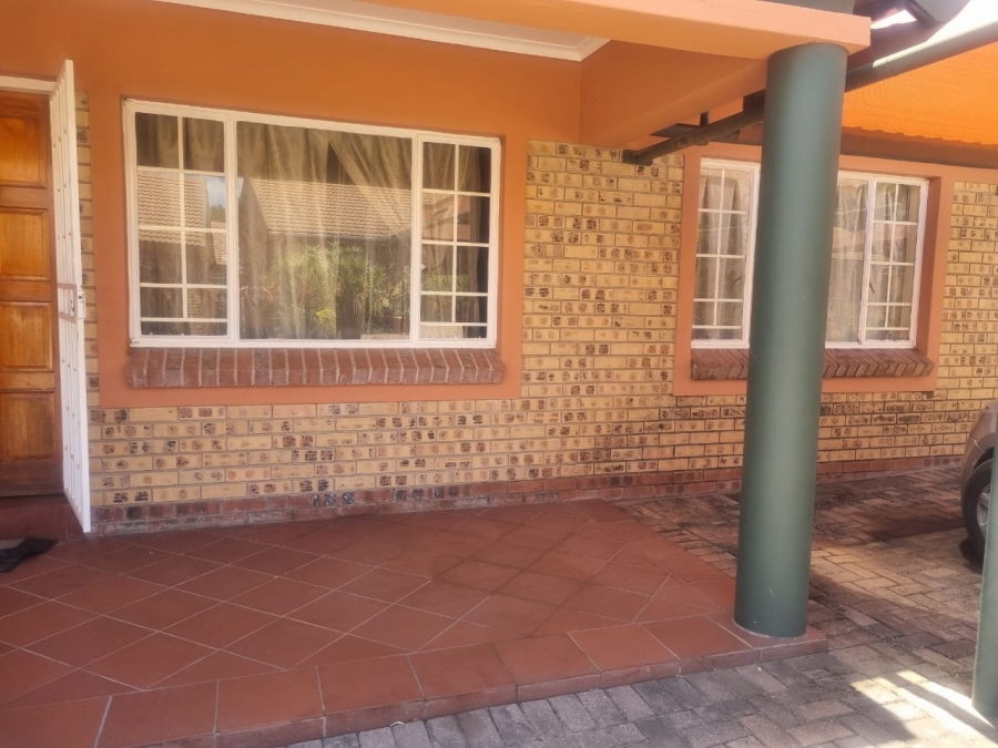 To Let 3 Bedroom Property for Rent in Bendor Limpopo
