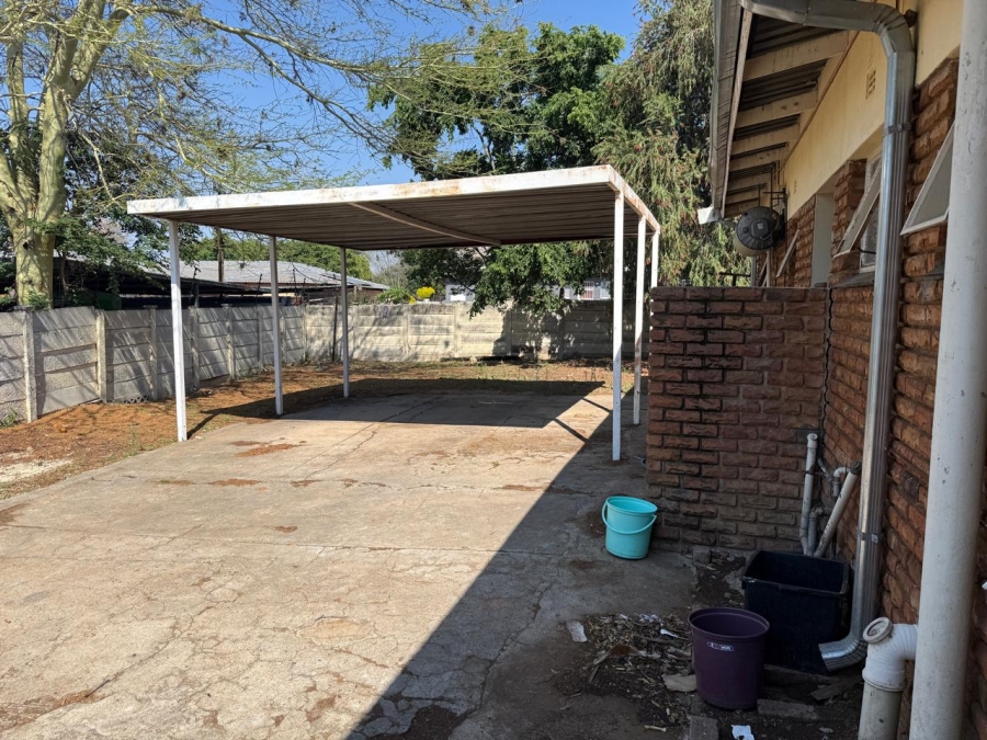  Bedroom Property for Sale in Fauna Park Limpopo