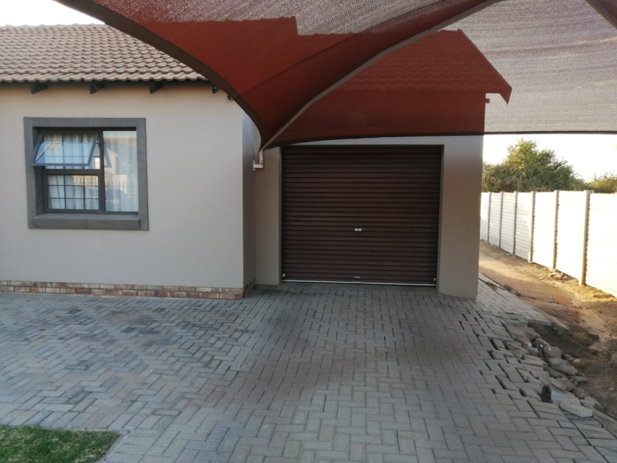 To Let 3 Bedroom Property for Rent in Bendor Limpopo