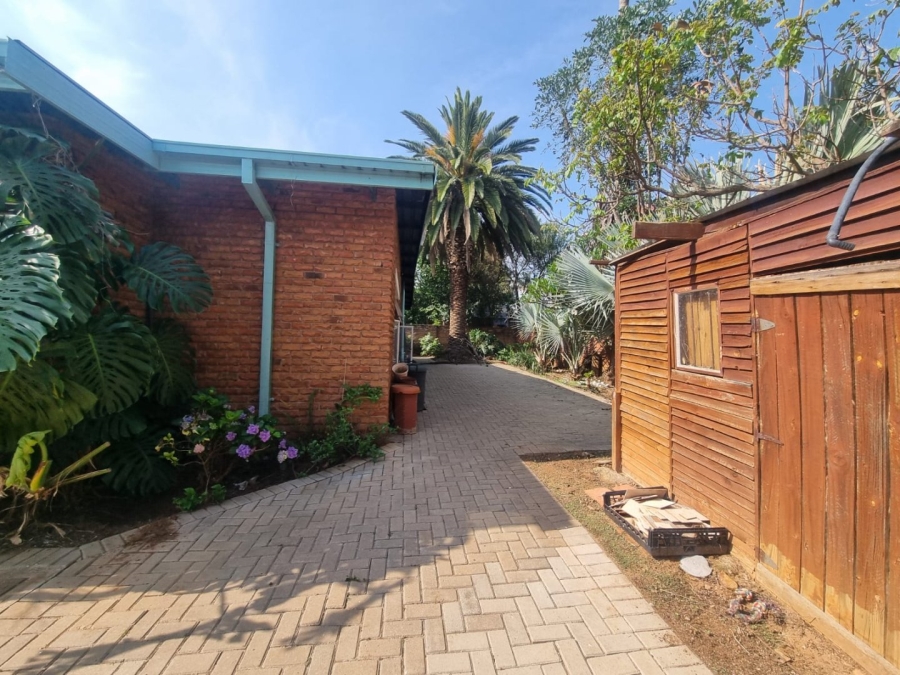 To Let 4 Bedroom Property for Rent in Fauna Park Limpopo