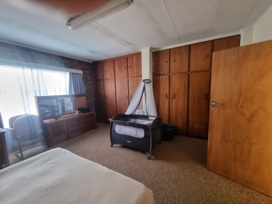 To Let 4 Bedroom Property for Rent in Fauna Park Limpopo