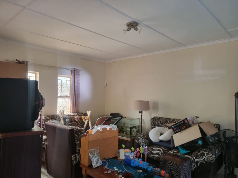 To Let 4 Bedroom Property for Rent in Fauna Park Limpopo