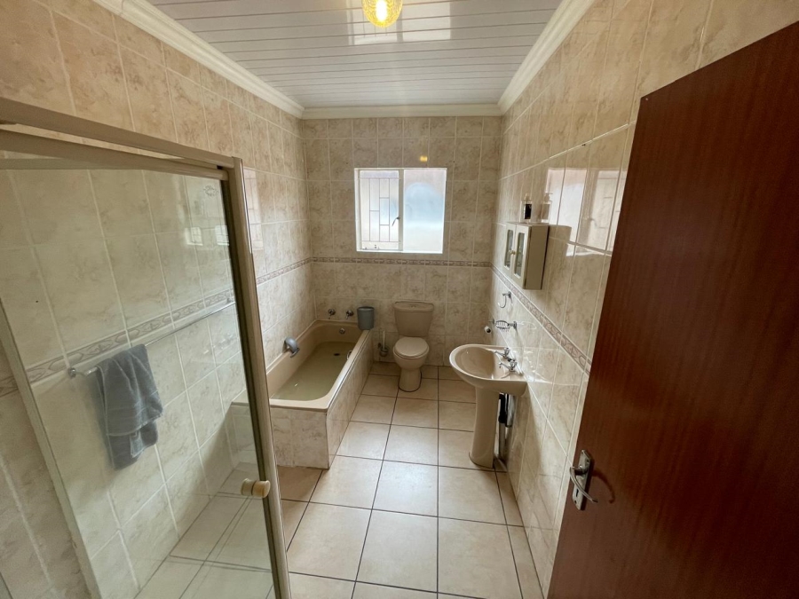 5 Bedroom Property for Sale in Bendor Limpopo