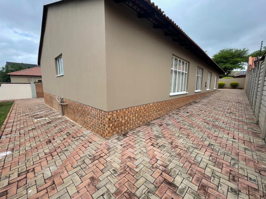 5 Bedroom Property for Sale in Bendor Limpopo