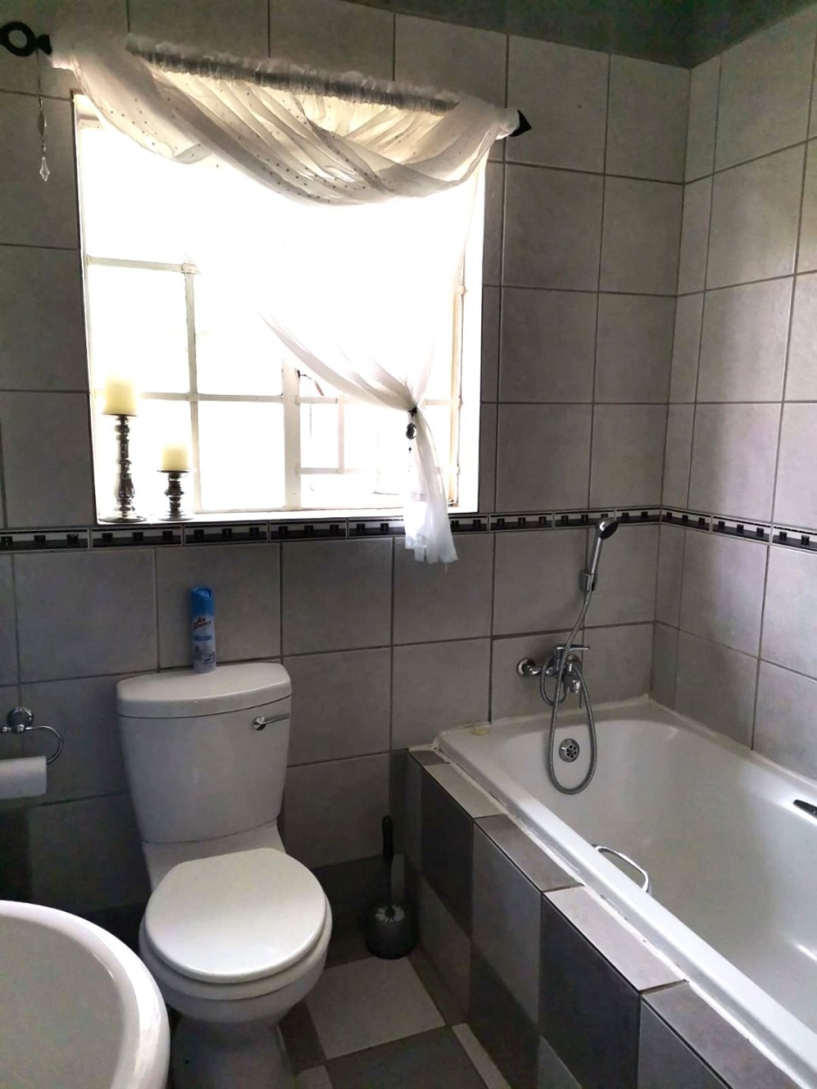 To Let 3 Bedroom Property for Rent in Bendor Limpopo