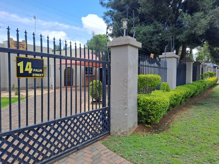 3 Bedroom Property for Sale in Fauna Park Limpopo