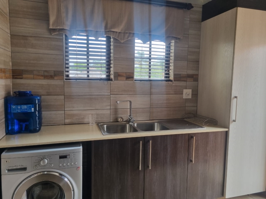 To Let 4 Bedroom Property for Rent in Flora Park Limpopo