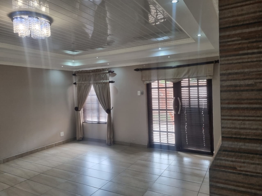 To Let 4 Bedroom Property for Rent in Flora Park Limpopo