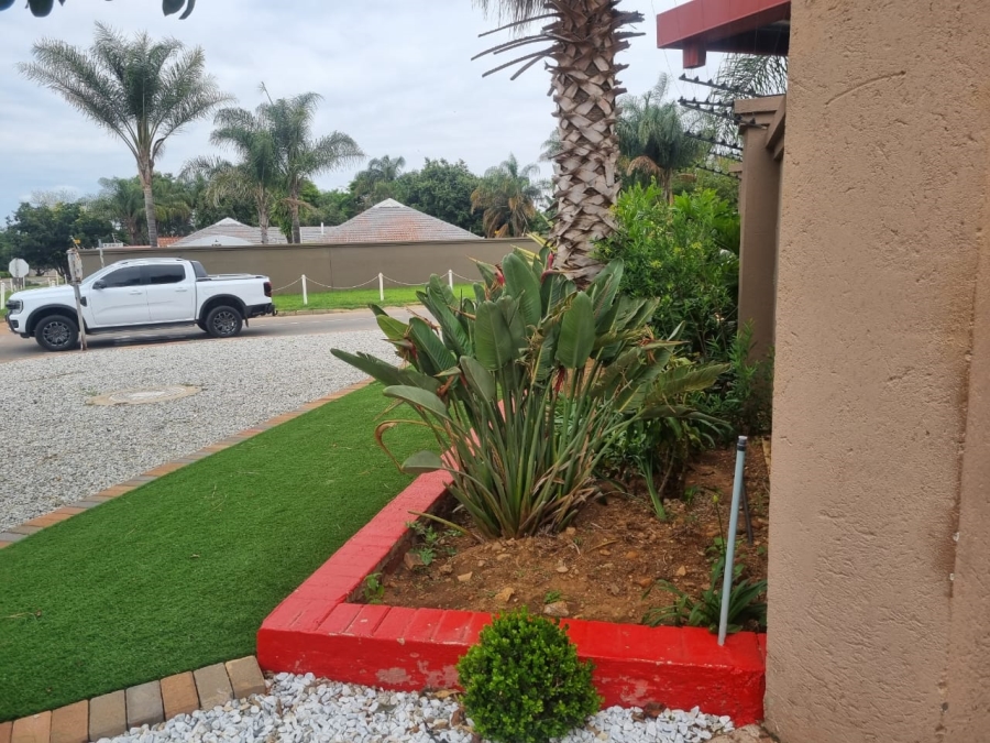 To Let 4 Bedroom Property for Rent in Flora Park Limpopo