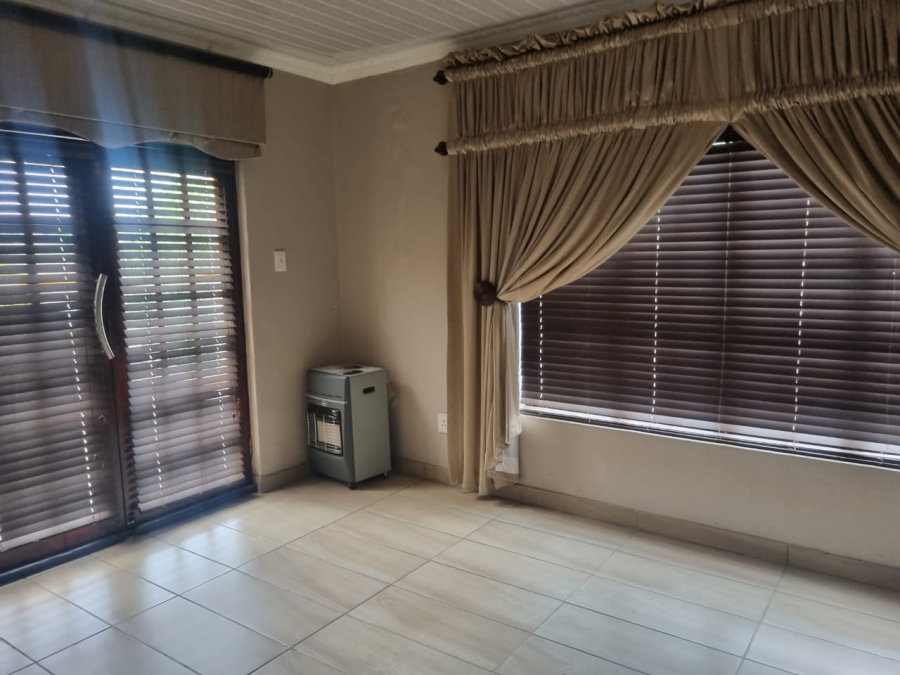 To Let 4 Bedroom Property for Rent in Flora Park Limpopo