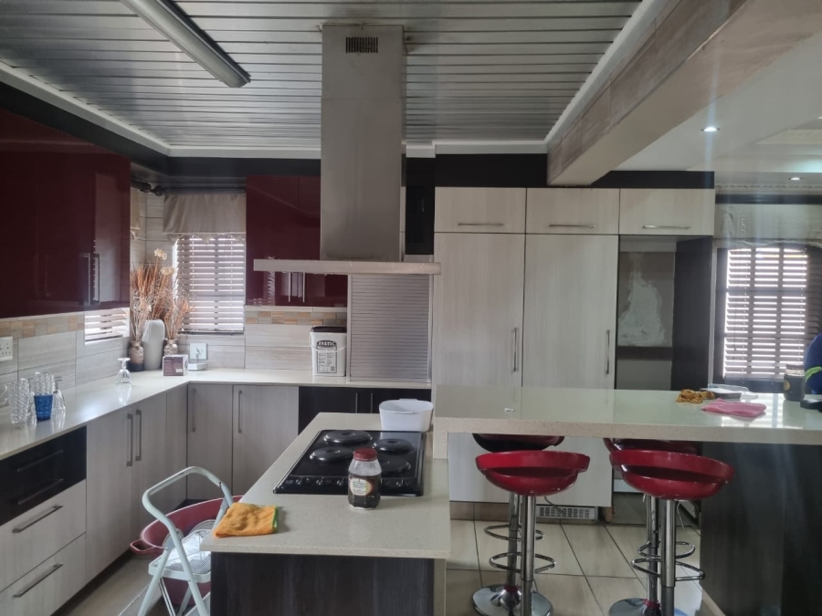 To Let 4 Bedroom Property for Rent in Flora Park Limpopo