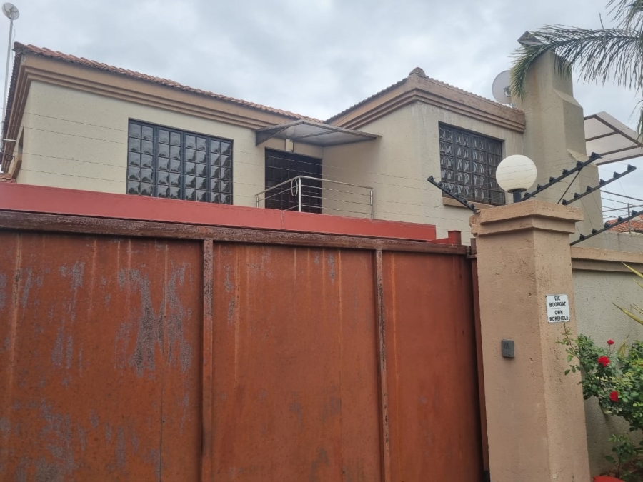 To Let 4 Bedroom Property for Rent in Flora Park Limpopo