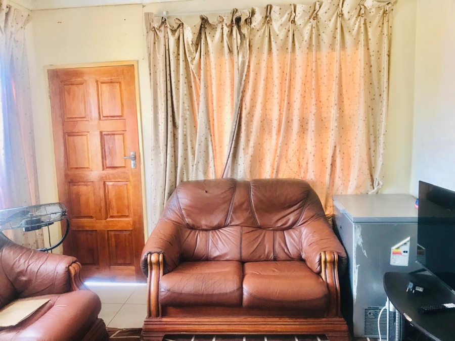 3 Bedroom Property for Sale in Madiba Park Limpopo