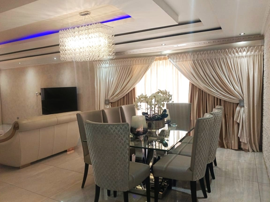 6 Bedroom Property for Sale in Bendor Limpopo