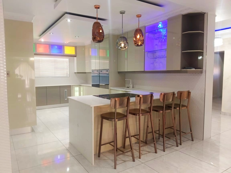 6 Bedroom Property for Sale in Bendor Limpopo