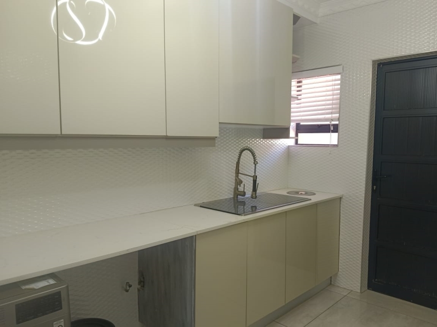 6 Bedroom Property for Sale in Bendor Limpopo