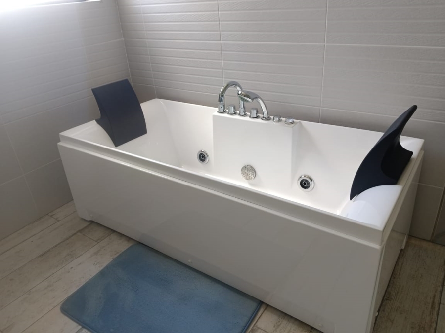 6 Bedroom Property for Sale in Bendor Limpopo