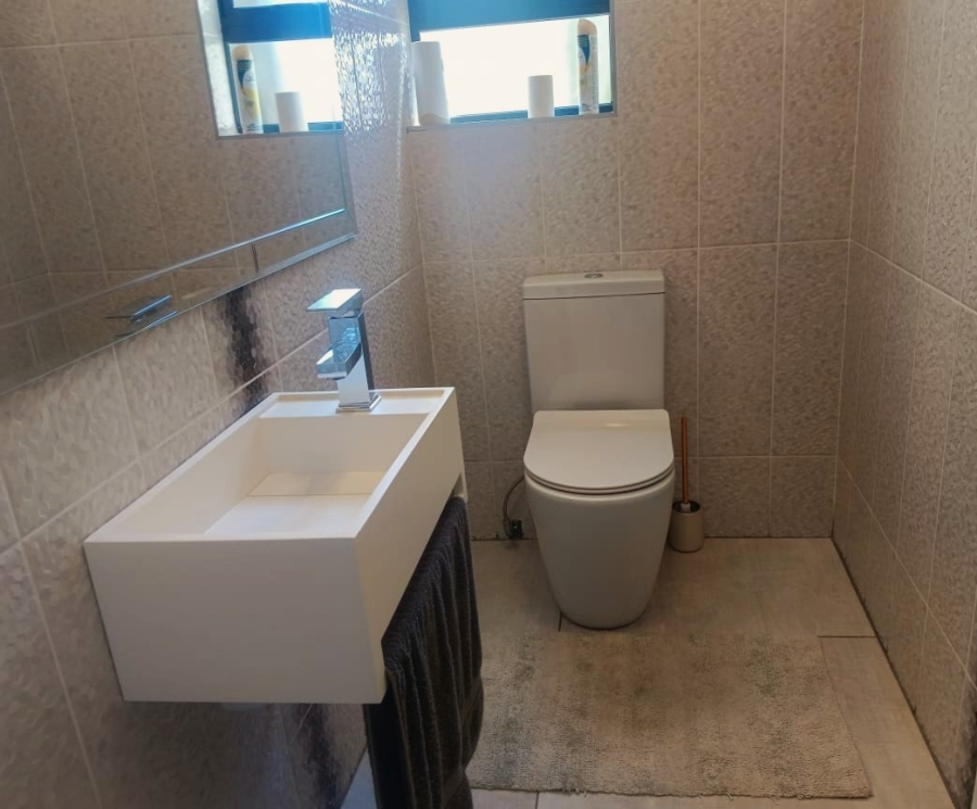 6 Bedroom Property for Sale in Bendor Limpopo