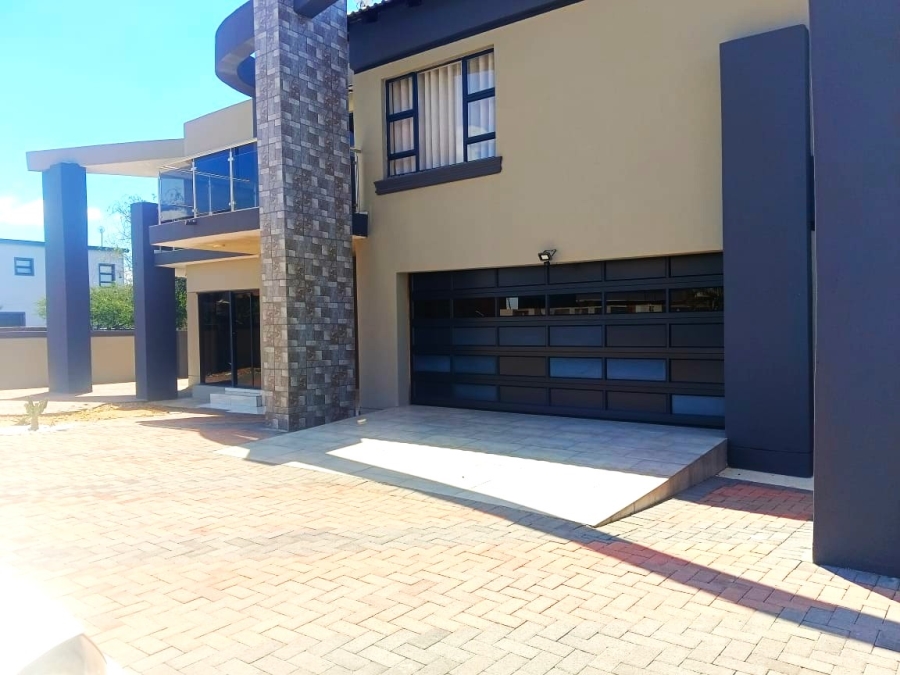 6 Bedroom Property for Sale in Bendor Limpopo