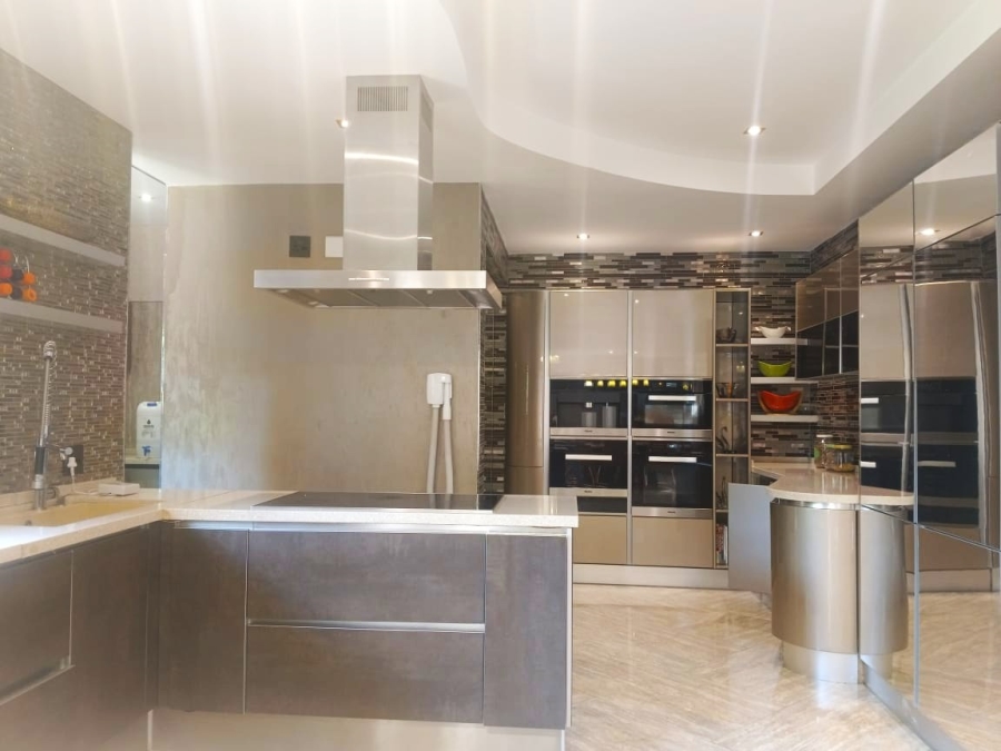 5 Bedroom Property for Sale in Woodhill Estate Limpopo