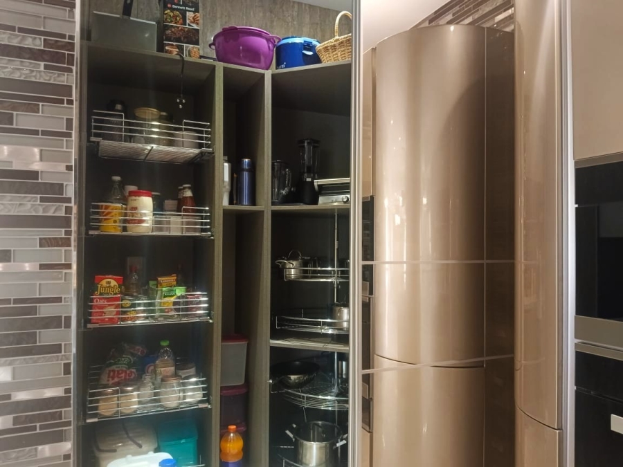 5 Bedroom Property for Sale in Woodhill Estate Limpopo