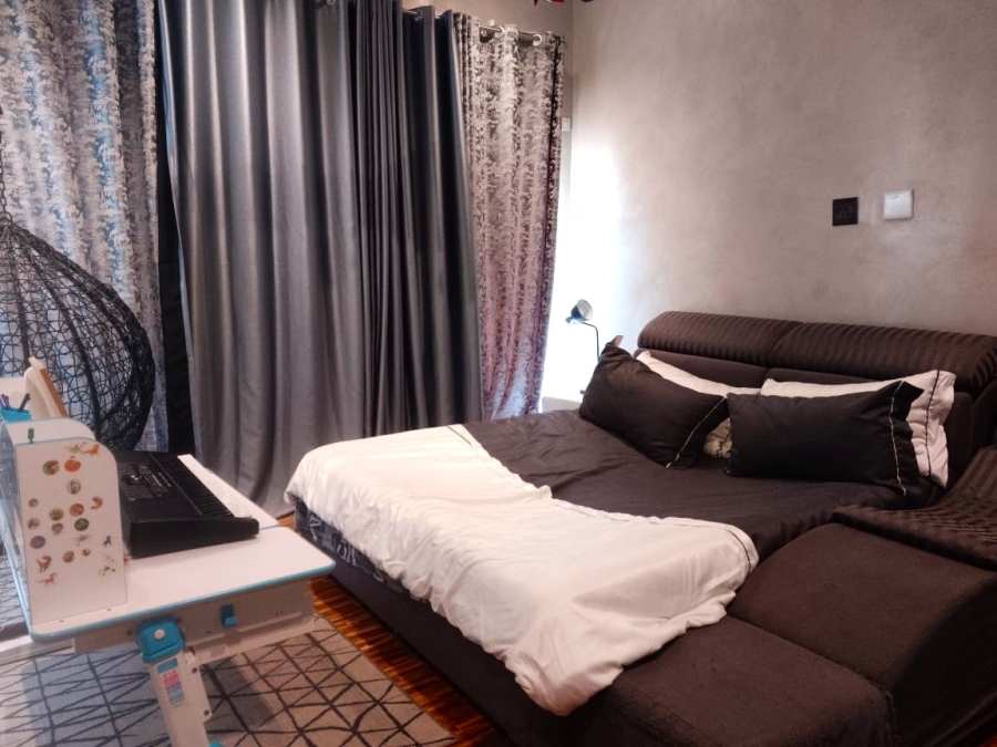 5 Bedroom Property for Sale in Woodhill Estate Limpopo