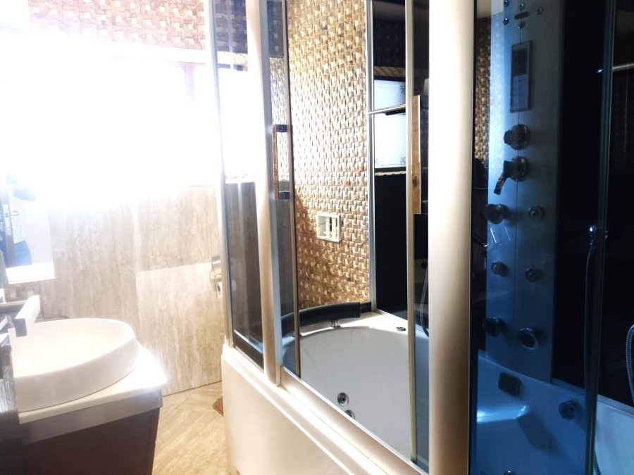 5 Bedroom Property for Sale in Woodhill Estate Limpopo