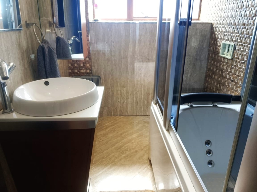 5 Bedroom Property for Sale in Woodhill Estate Limpopo