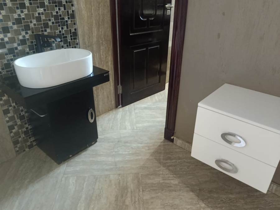 5 Bedroom Property for Sale in Woodhill Estate Limpopo