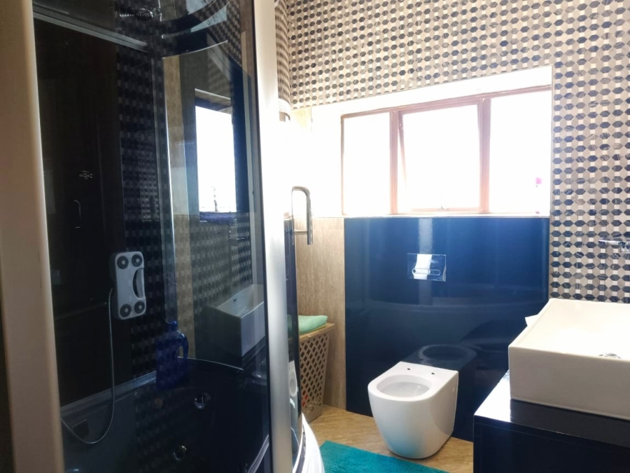 5 Bedroom Property for Sale in Woodhill Estate Limpopo