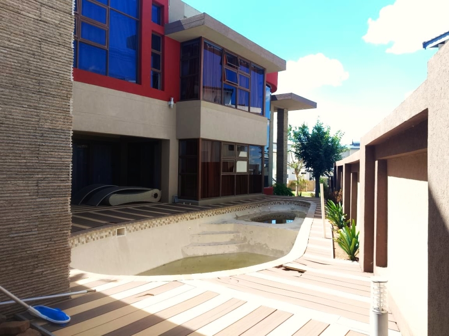 5 Bedroom Property for Sale in Woodhill Estate Limpopo