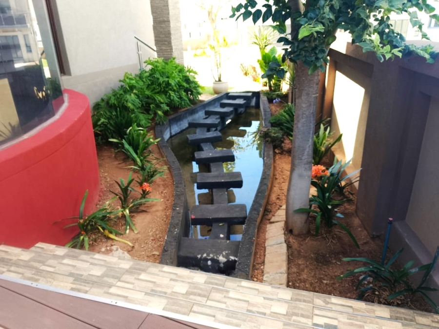 5 Bedroom Property for Sale in Woodhill Estate Limpopo