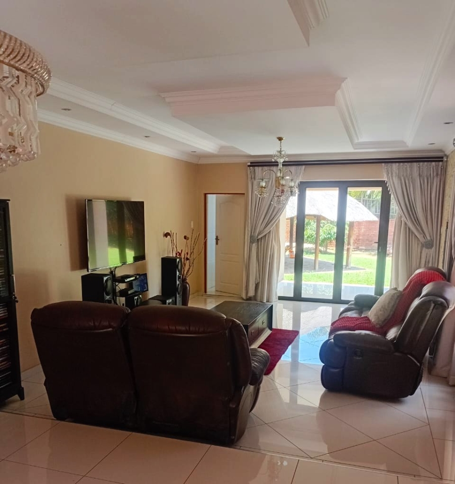6 Bedroom Property for Sale in Bendor Limpopo