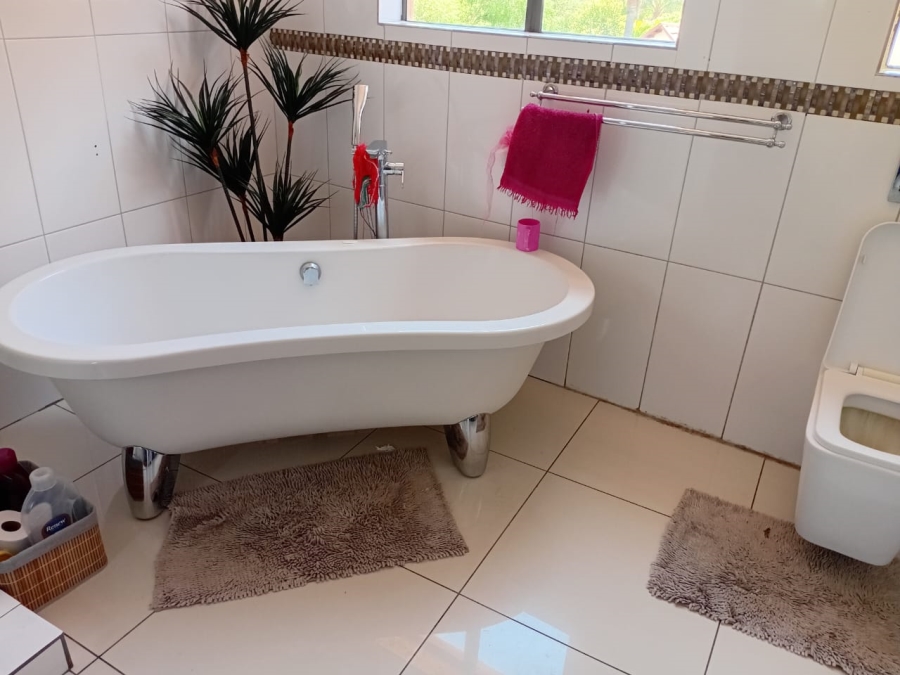 6 Bedroom Property for Sale in Bendor Limpopo