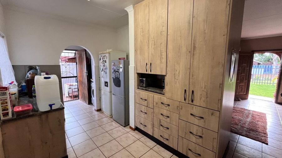 3 Bedroom Property for Sale in Fauna Park Limpopo