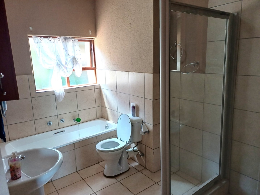 To Let 3 Bedroom Property for Rent in Bendor Limpopo