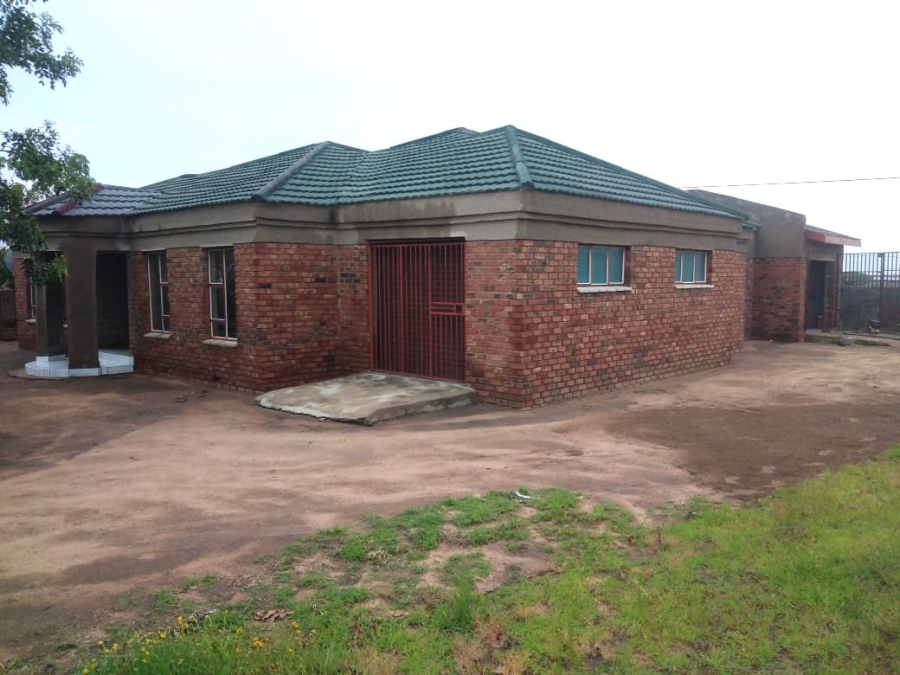 3 Bedroom Property for Sale in makgofe Limpopo