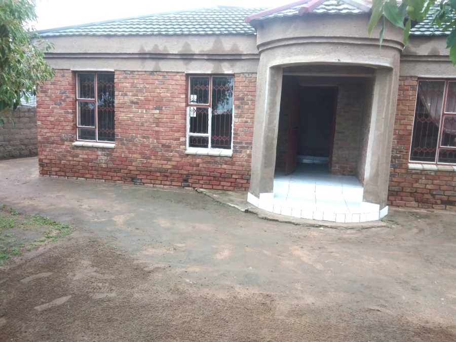 3 Bedroom Property for Sale in makgofe Limpopo