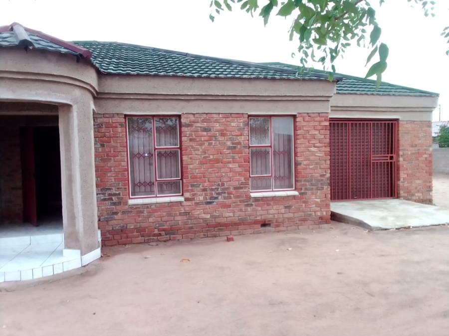 3 Bedroom Property for Sale in makgofe Limpopo