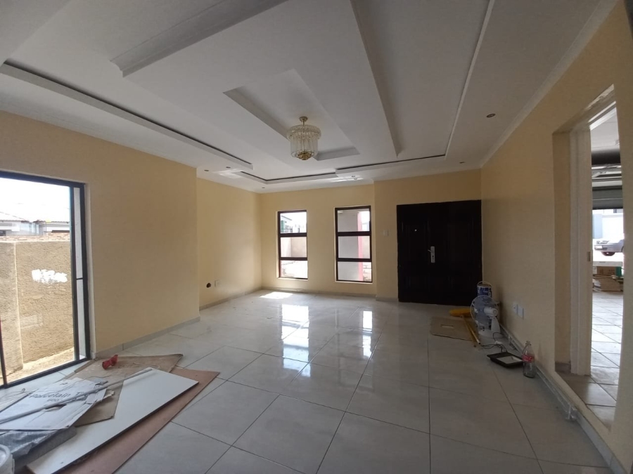 3 Bedroom Property for Sale in Mahlasedi Park Limpopo