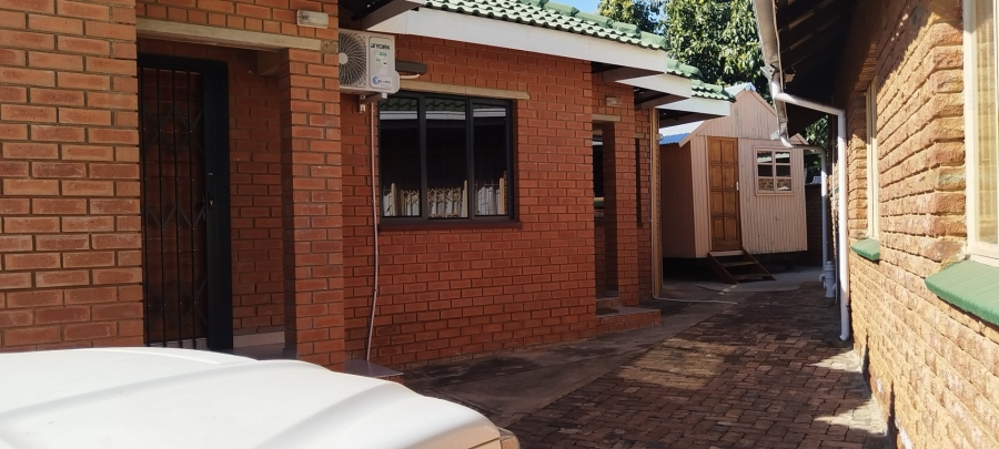 6 Bedroom Property for Sale in Flora Park Limpopo